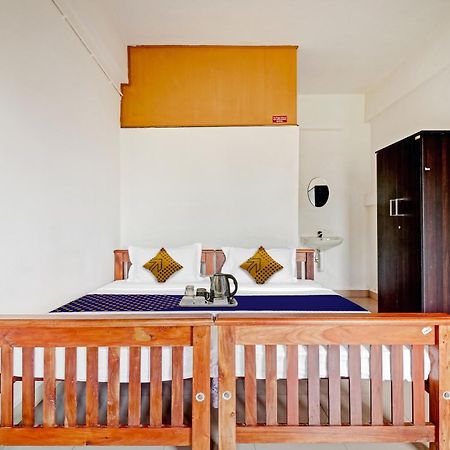Spot On Jayesh Guest House Нашик Екстер'єр фото