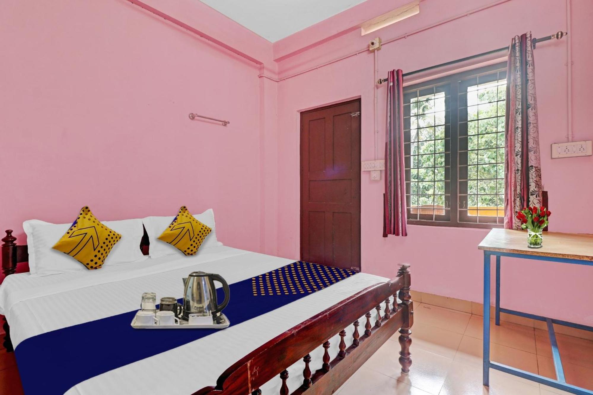 Spot On Jayesh Guest House Нашик Екстер'єр фото