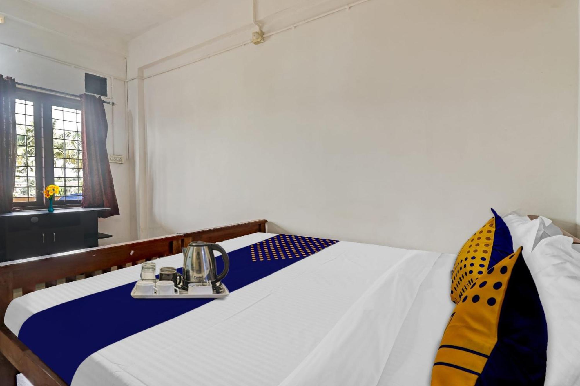 Spot On Jayesh Guest House Нашик Екстер'єр фото